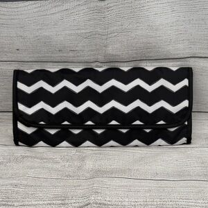 Thirty-One Fold Over Hot Tools Pouch – Black Chevron